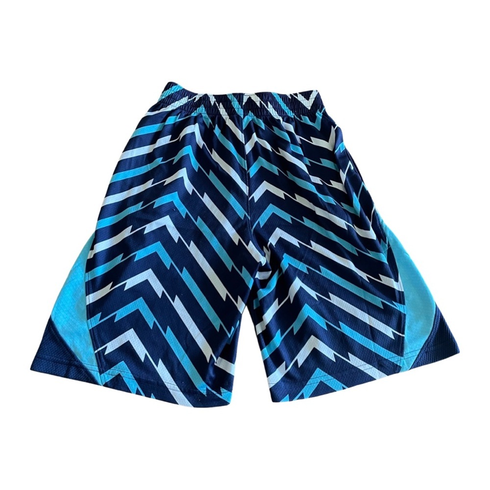 Boys Nike Dri-Fit shorts size L - Picture 2 of 3